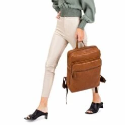 Burkely Antique Avery Backpack Zip 15.6" Cognac -Tassen en Pasjes 8005364.56.24 6