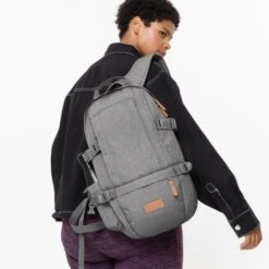 Eastpak Floid Rugzak CS Sunday Grey -Tassen en Pasjes ek0a5bci 0b3 alt001 uc215770 mhigh