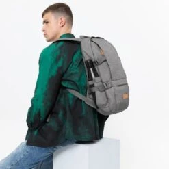 Eastpak Floid Rugzak CS Sunday Grey -Tassen en Pasjes ek0a5bci 0b3 alt004 uc215713 mhigh